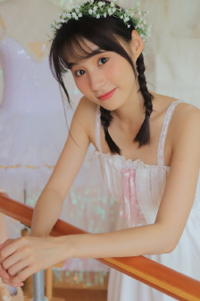 女人脱裤头